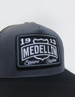 Gorra Medellín equipo y ciudad