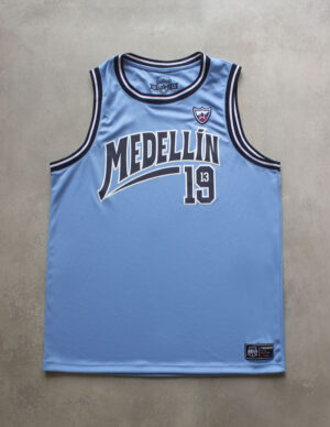 camisilla azul cele